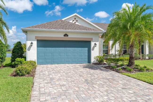 Building Photo - Loren Cove Villa