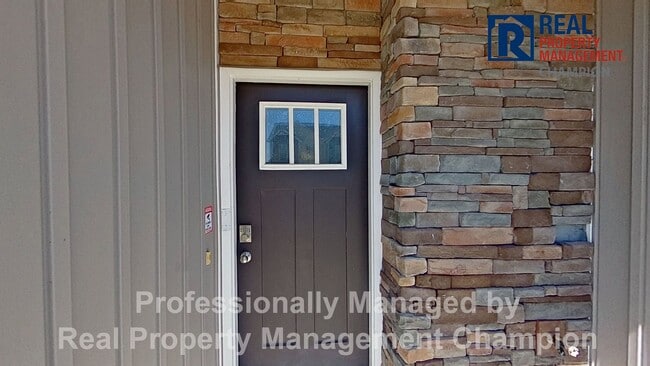 Building Photo - Beautiful Two-Story Townhome with Attached...