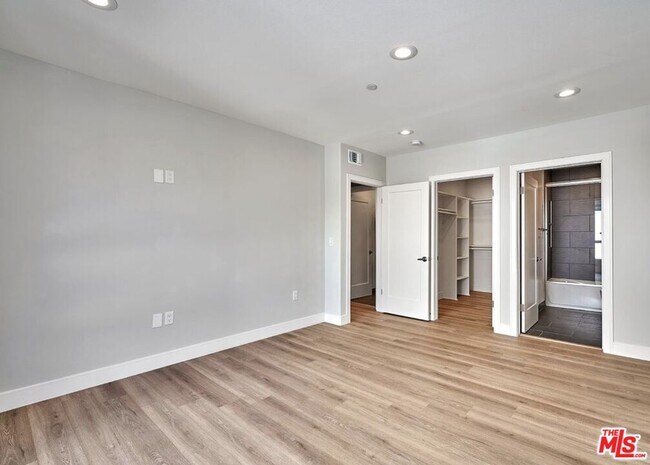 Building Photo - 4507 Lomita St