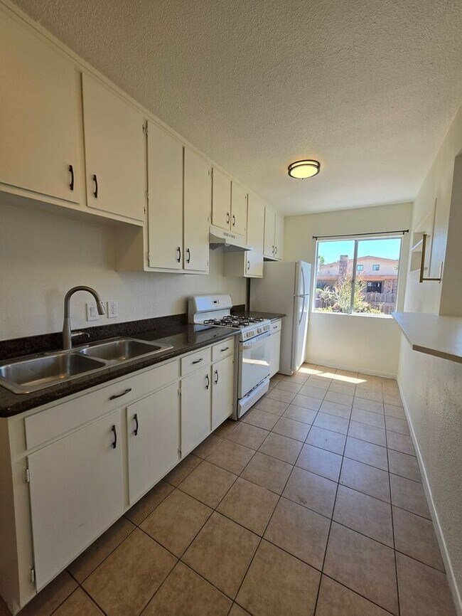 Building Photo - Charming duplex in Pacific Beach with private yard!