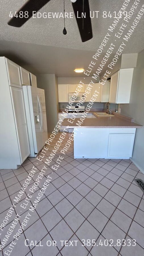 Building Photo - 4488 Edgeware Ln