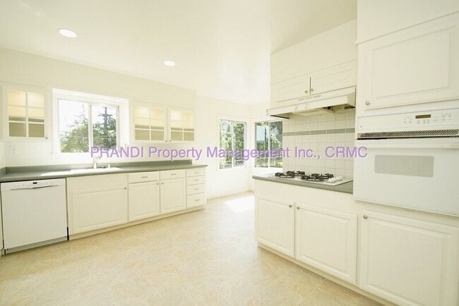 Building Photo - 3 Robertson Terrace