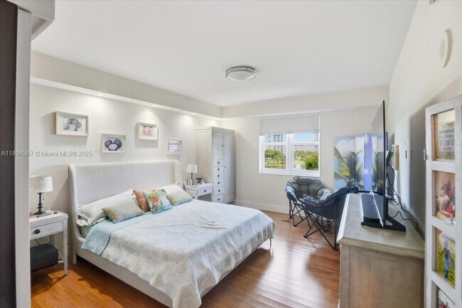 Building Photo - 20000 E Country Club Dr