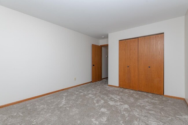 Building Photo - 2659 Aberdeen Ct