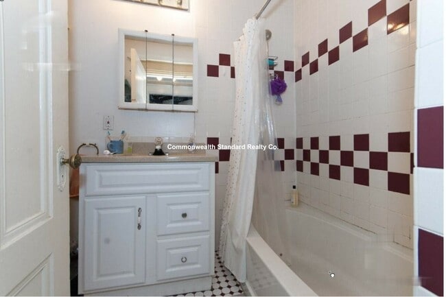 Building Photo - 14 Ashford St