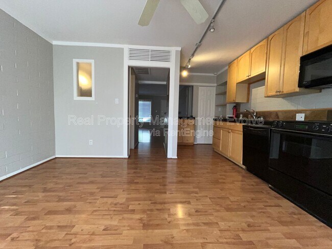 Building Photo - 3637 E Monterosa St