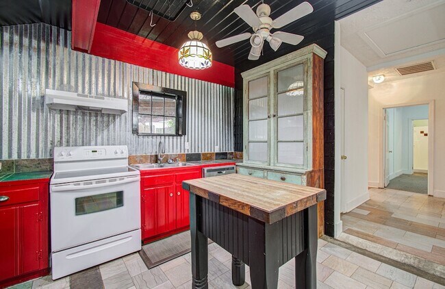 Building Photo - 5419 Gulfton St