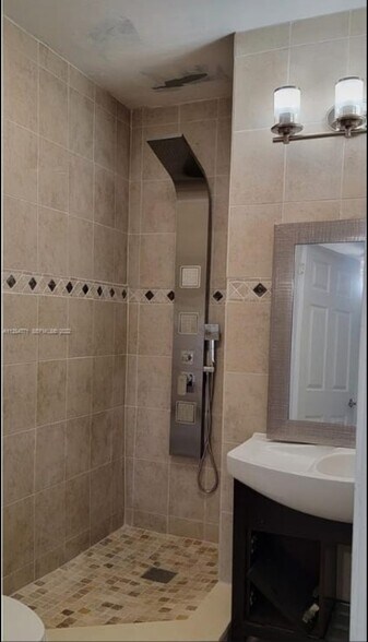 Building Photo - 10835 SW 41st Terrace