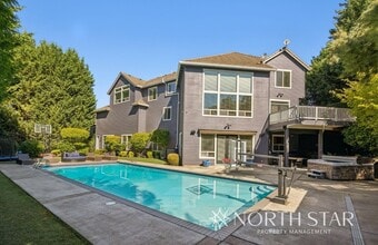 Building Photo - Stunning Bull Mountain Estate