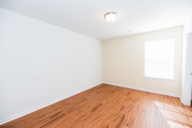 Building Photo - Amazing 4 bedrooms, 2.5 baths 2-story home in Clemmons w/ 2 car garage/fenced in backyard