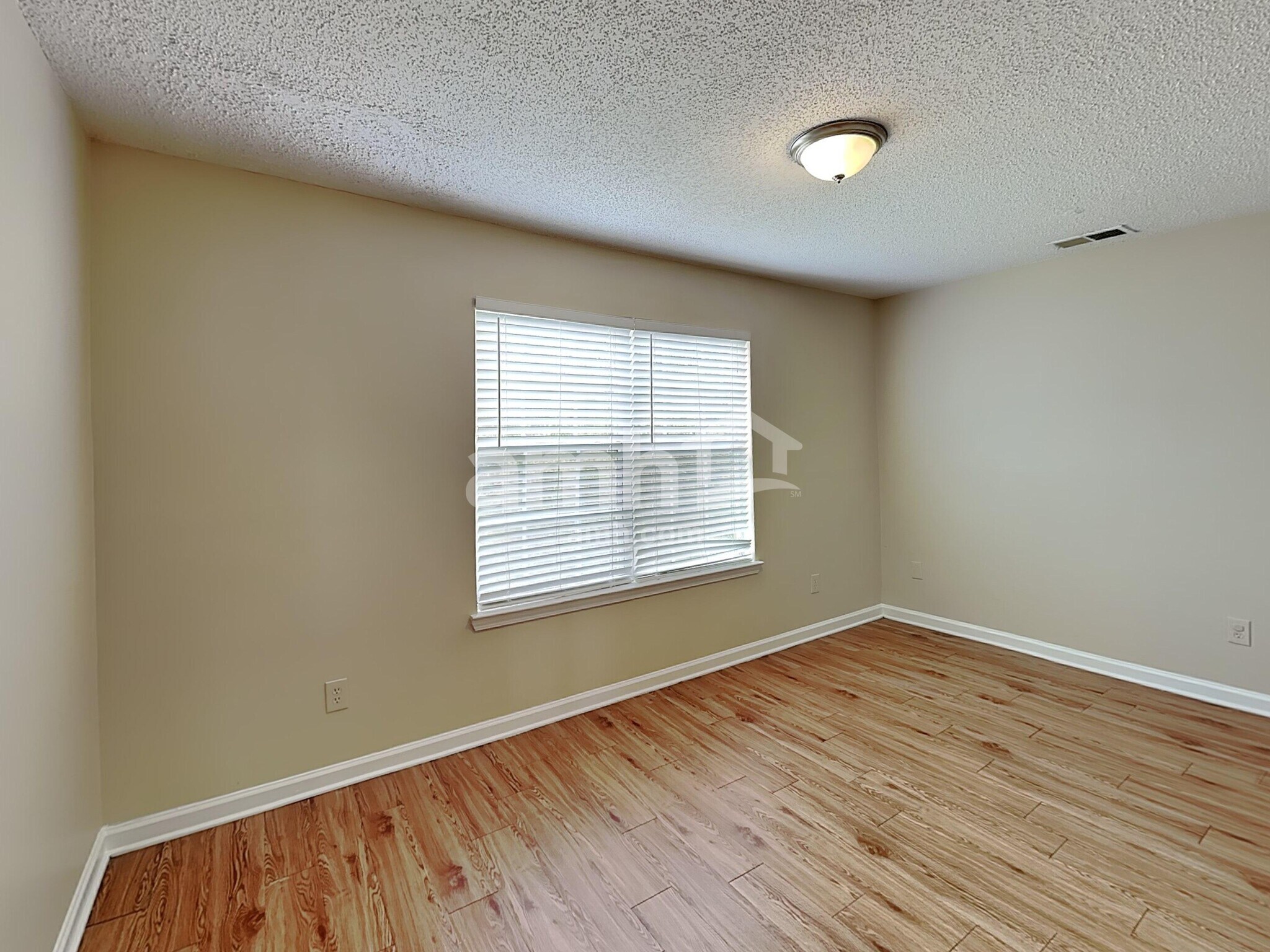 Building Photo - 228 Kings Cove