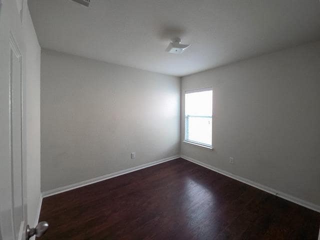 Building Photo - 609 Canoe Way