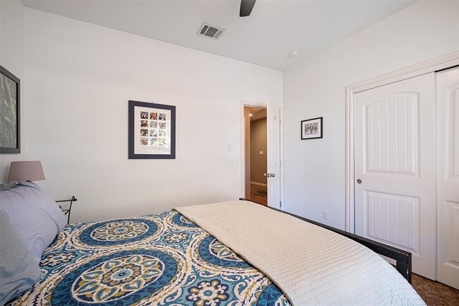 Building Photo - 2317 Amur Dr