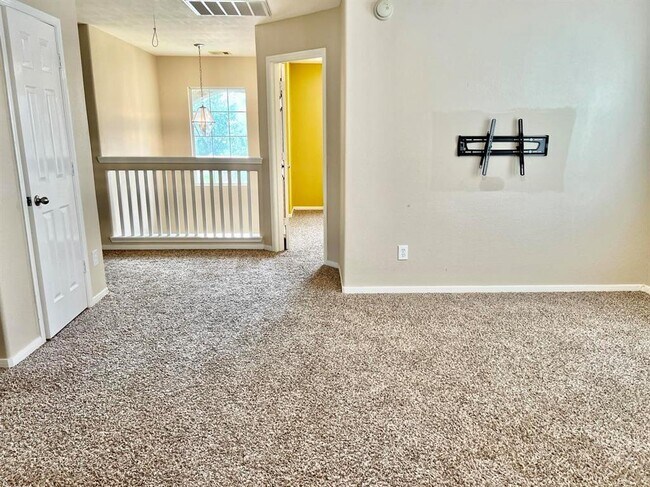 Building Photo - 25106 Hazel Ranch Dr