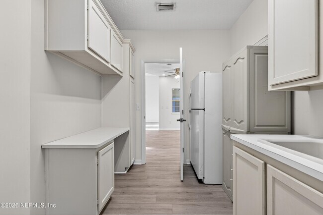 Building Photo - 430 Marsh Point Cir