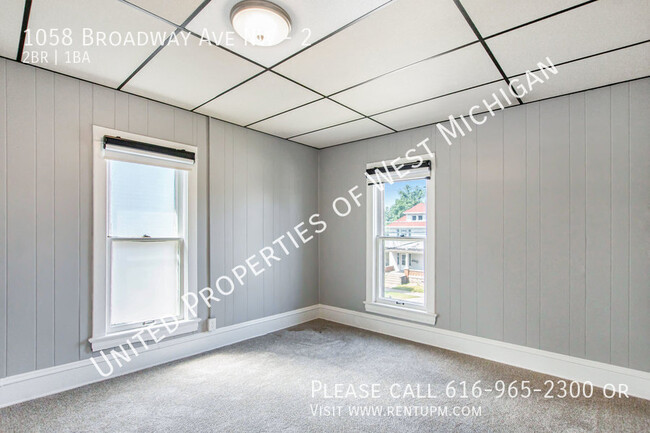 Building Photo - Available Now | 2 Bedroom 1 Bathroom in th...