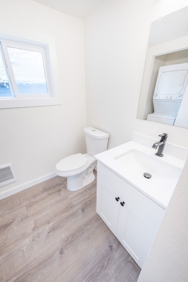 Building Photo - 1413 SW Cambridge St