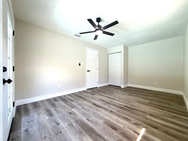 Building Photo - 1735 Michigan Ave NE