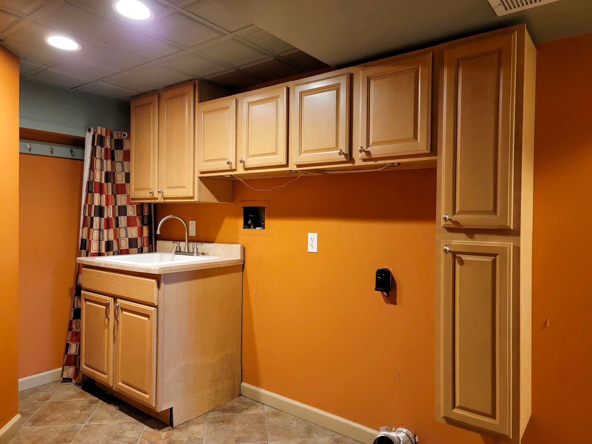Building Photo - 1404 Carlton Dr