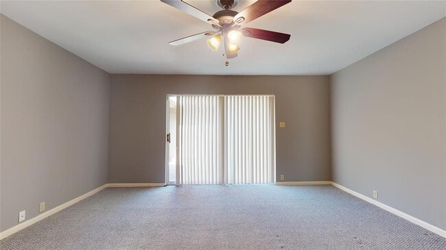 Building Photo - 12618 Misty Valley Dr