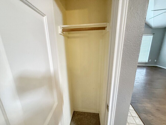 Building Photo - 3-Bedroom Home for Lease in Carrollton – U...