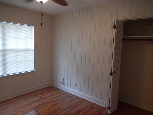 Building Photo - 307 N Dellview Dr