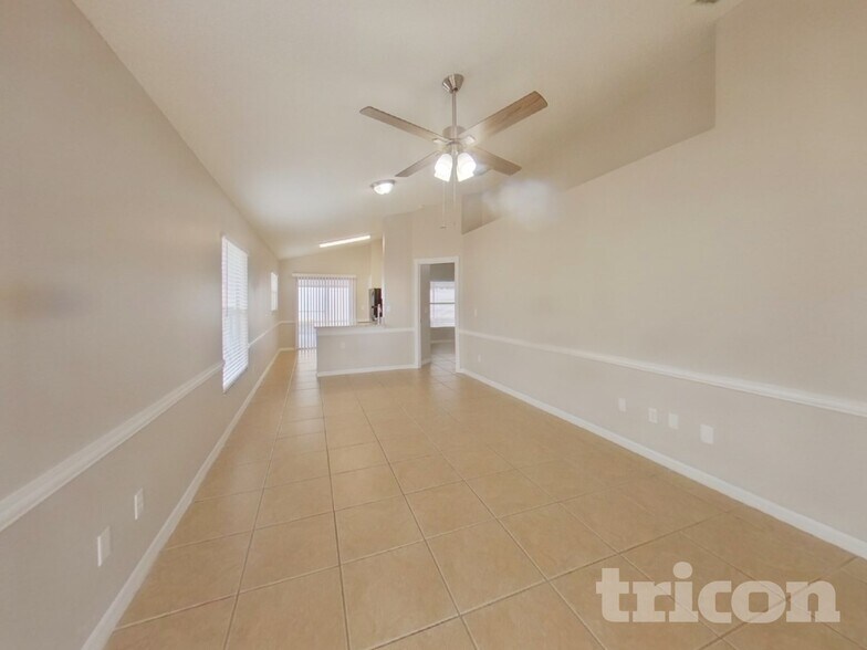 Building Photo - 9743 Red Clover Ave