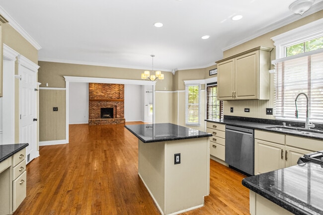 Building Photo - 4N475 S Robert Frost Cir