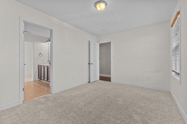 Building Photo - **SHOWINGS UNAVAILABLE UNTIL AUGUST 15th!!!**