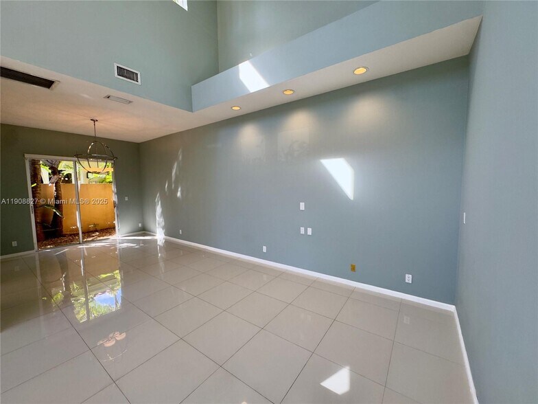 Building Photo - 3728 NE 208th Ter