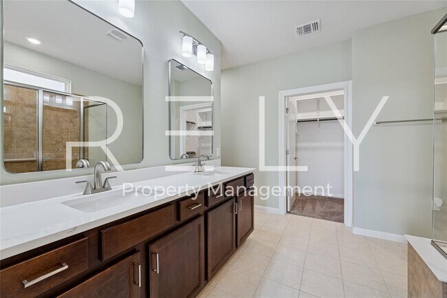 Building Photo - 603 Double Lp St