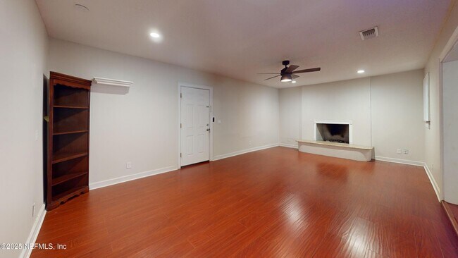 Building Photo - 11671 Shellfish Dr