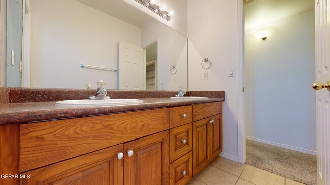 Building Photo - 6256 Escondido Dr