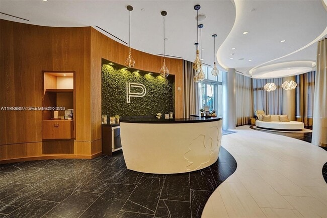 Building Photo - 851 NE 1st Ave