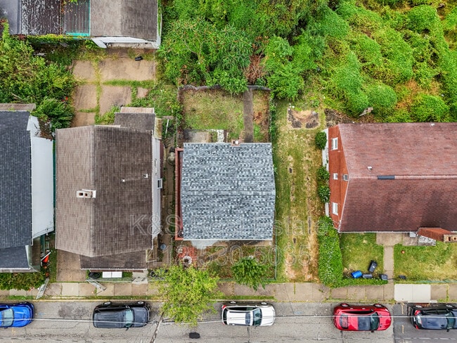 Building Photo - 5034 Ampere St