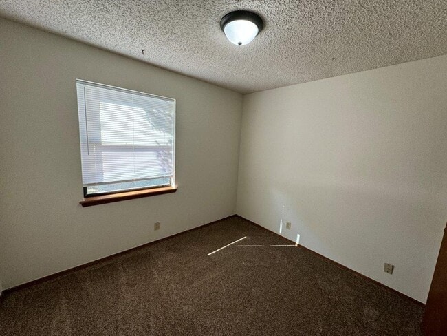 Building Photo - 3 bed 2 bath in Norman, West side, close to everything! cute and clean ready for move in!