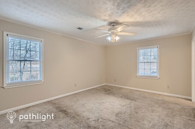 Building Photo - 3740 Glade Ave