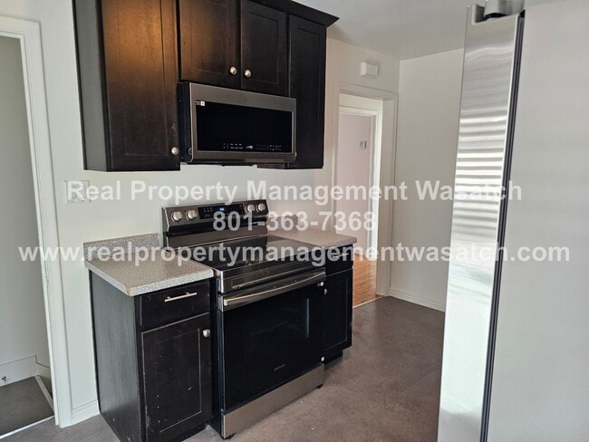 Building Photo - Check Out This 4 Bedroom 2 Bathroom Home i...