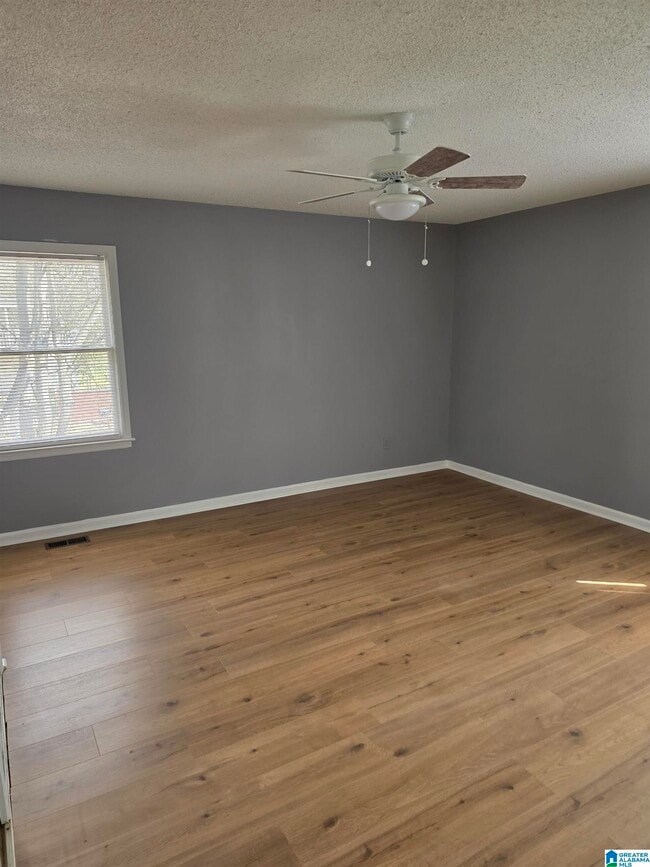 Building Photo - 529 Camellia Rd