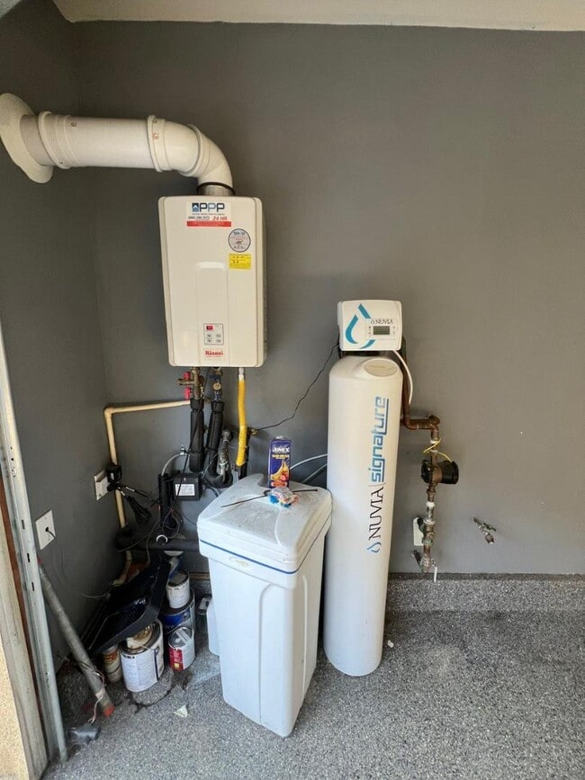 Building Photo - 1170 Via Sandia