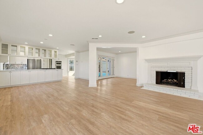 Building Photo - 204 Tranquillo Rd