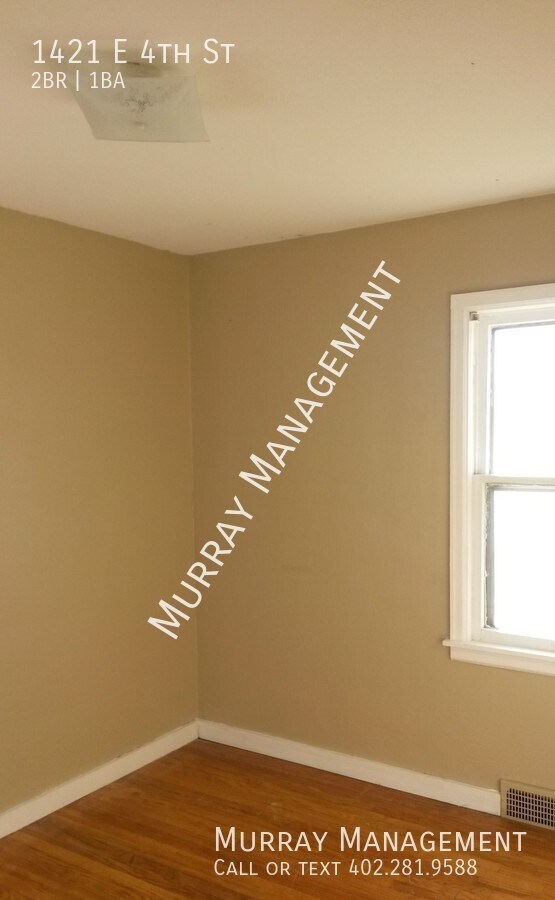 Building Photo - 1421 E 4th St