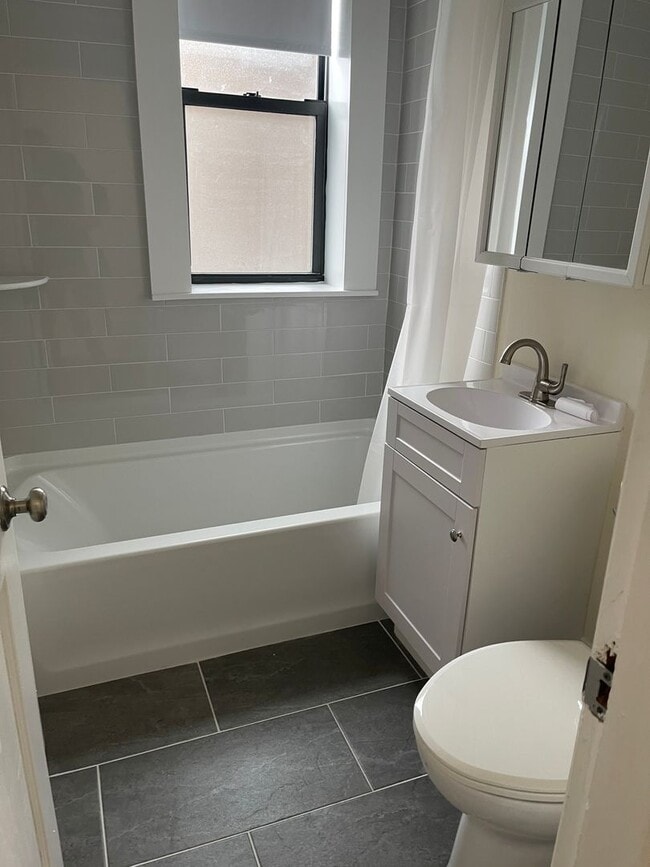 Building Photo - PACKARDS CORNER Sunny Studio EVERYTHING INCLUDED, TOP FLOOR now or 1.102026