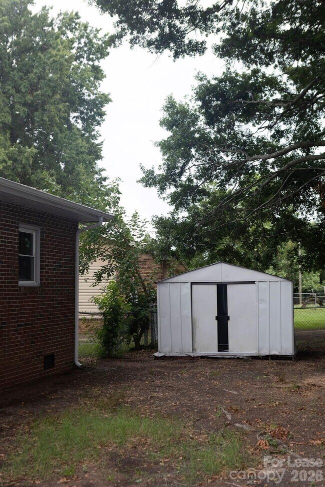 Building Photo - 1411 Frederick St