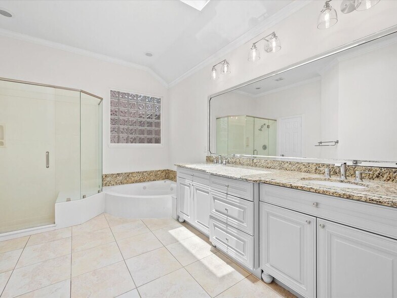 Building Photo - 1523 Orchard Park Dr