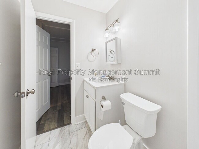 Building Photo - 1336 Hunters Rd