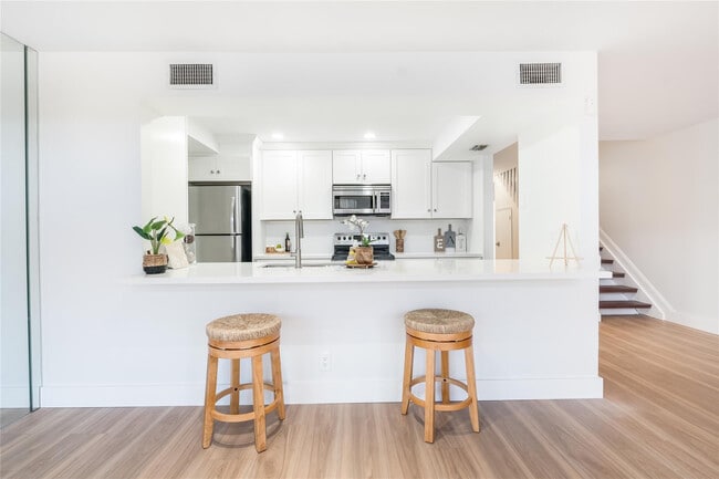 Building Photo - 7920 NW 11th Ct