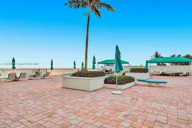 Building Photo - 3725 S Ocean Dr