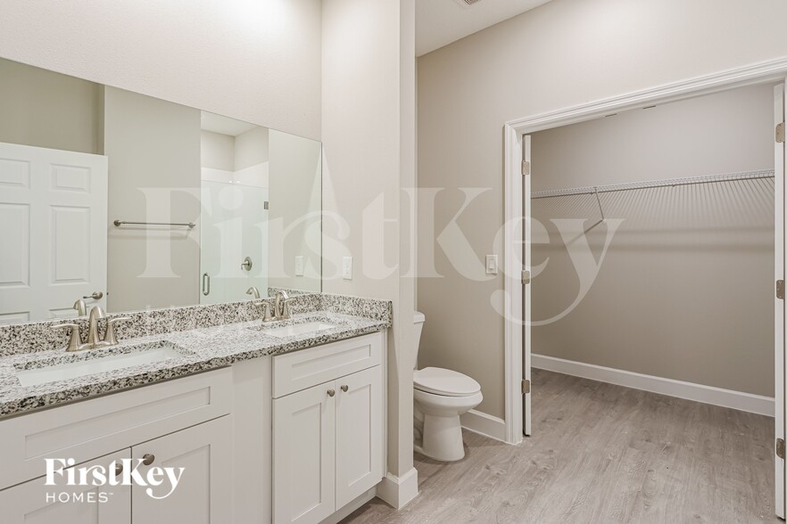 Building Photo - 717 Garvey Rd