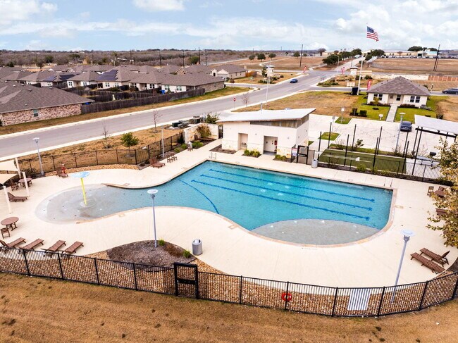 Building Photo - 1 MONTH FREE RENT WITH 18 - 24 MONTH LEASE!!! AVAILABLE THROUGH MARCH ONLY!